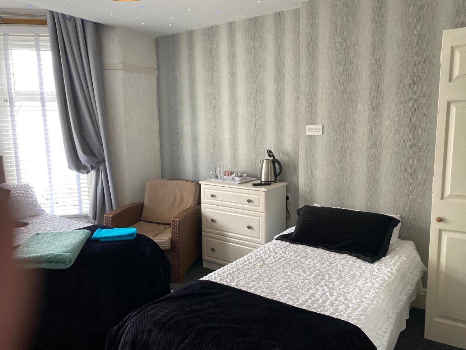 Family Room,1531410643:JPEG